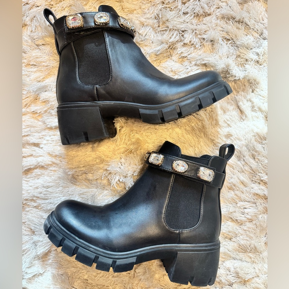 Madden Girl Women’s Amulet Ankle Boot